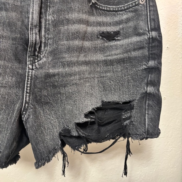 NWT American Eagle Highest Rise ‘90s Boyfriend Shorts Distressed Size 10 - Picture 3 of 8